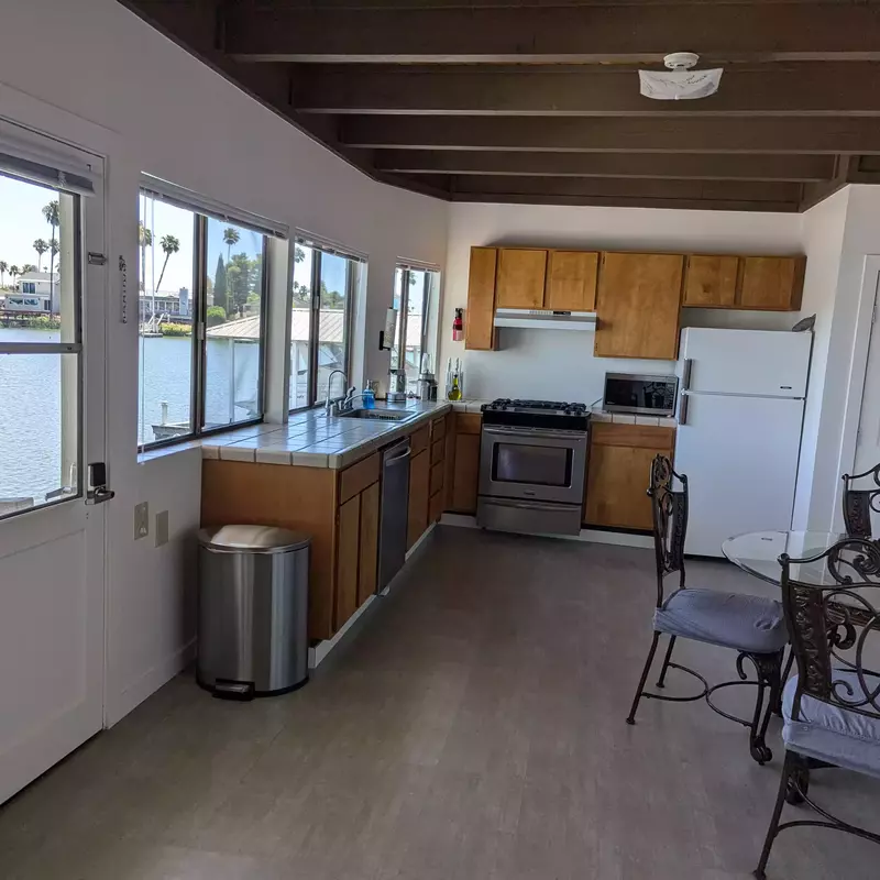 Kitchen 4
